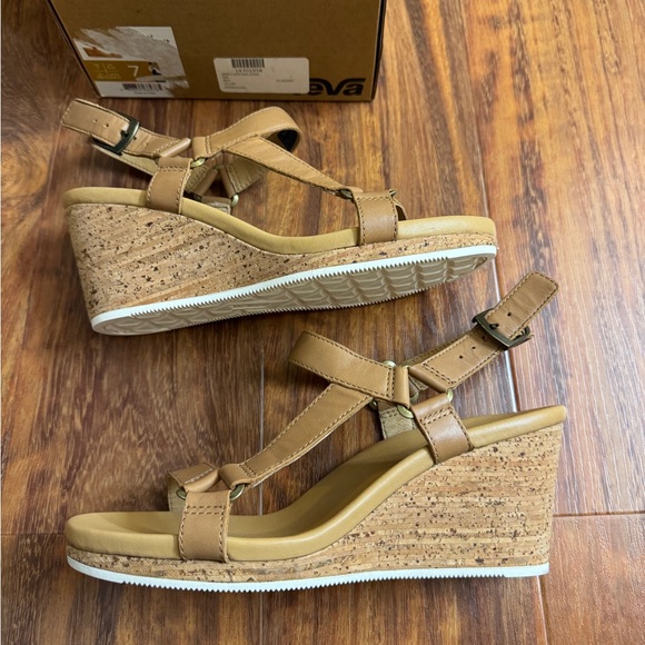 NIB Teva Women's Arrabelle Universal Wedge Sandal Tan Size 7 - Picture 9 of 16